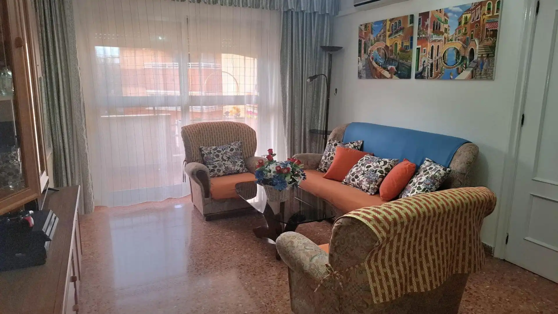 Wohnung zum Verkauf in Paseo Carlos Eraña, 21, El Torreón - Los Ángeles - El Pilar Wohnzimmer von Wohnung zum Verkauf in Ciudad Real mit Klimaanlage, Heizung und Privatgarten