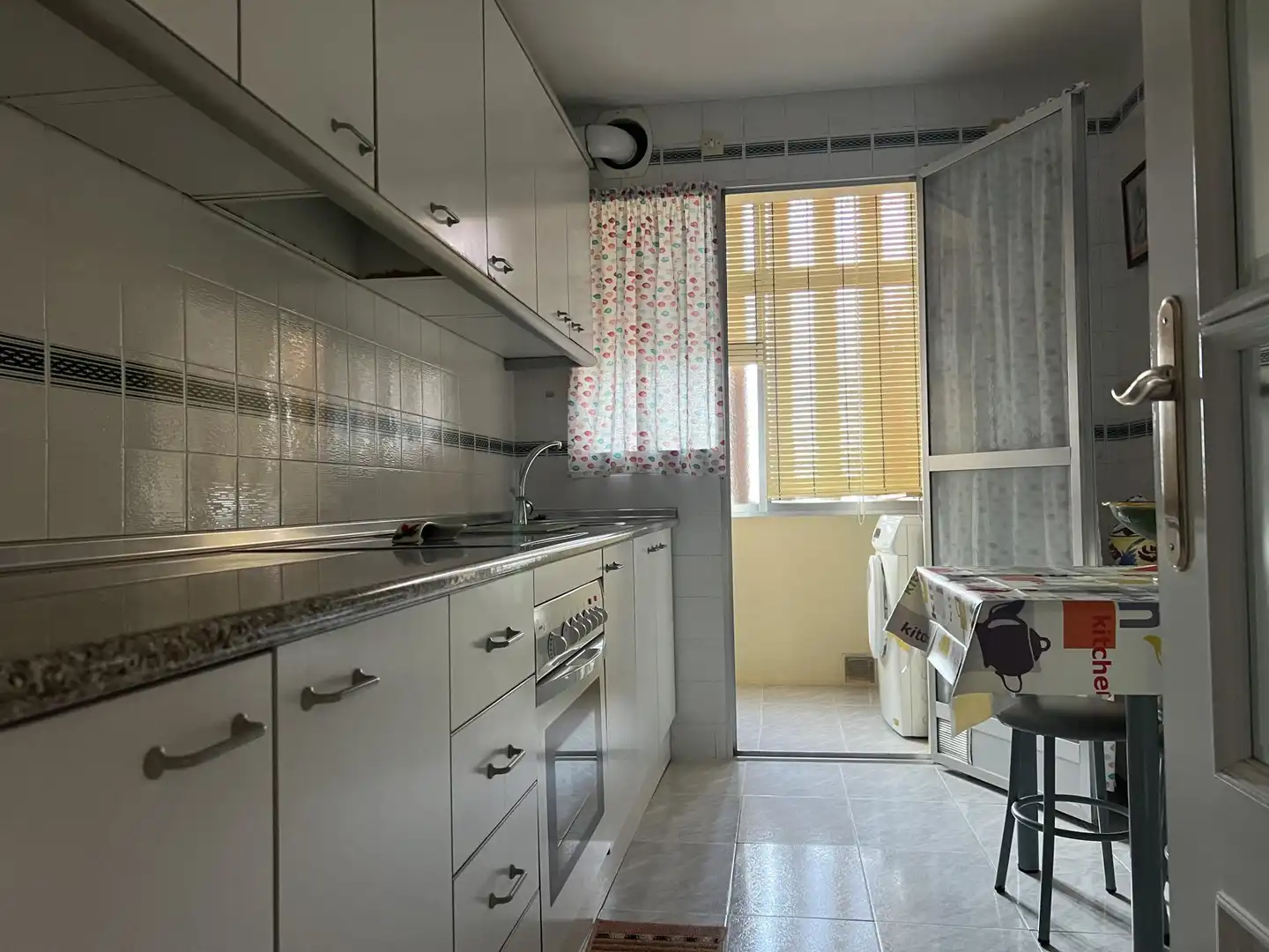 Wohnung zum Verkauf in Paseo Carlos Eraña, 21, El Torreón - Los Ángeles - El Pilar Küche von Wohnung zum Verkauf in Ciudad Real mit Klimaanlage, Heizung und Privatgarten