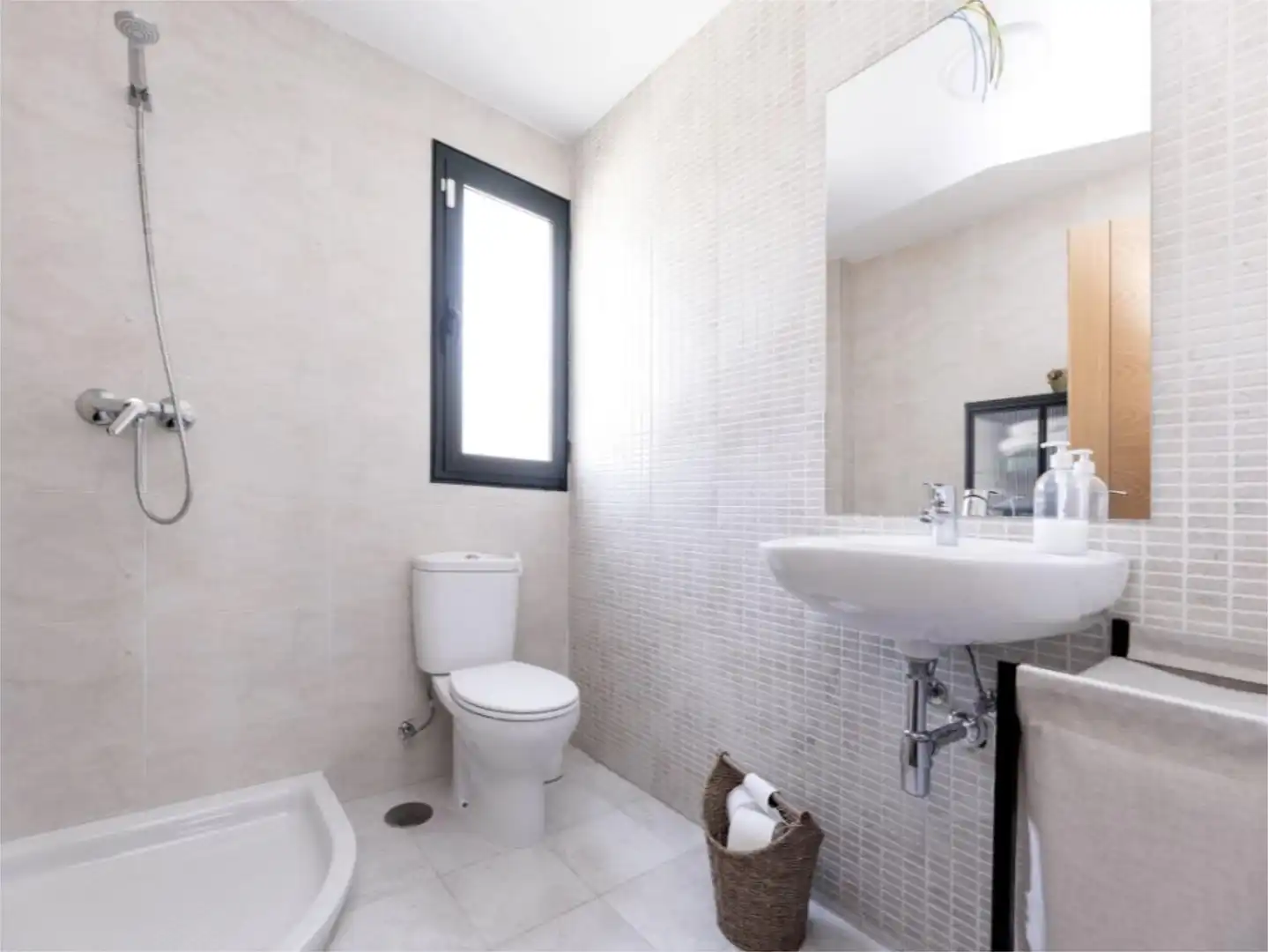 Bathroom of Houses for sale in Las Gabias  with Air Conditioner, Terrace and Swimming Pool