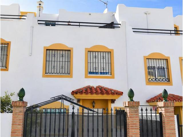 Casa adosada en Venta en Urbanizacion Gamonal y las Medranas, 91 en San Pedro de Alcántara pueblo