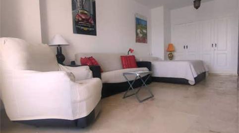 Foto 4 de Apartamento en venta en El Bajondillo, Torremolinos