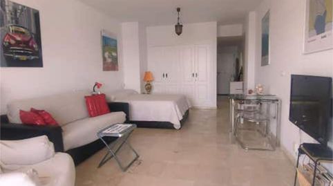 Foto 5 de Apartamento en venta en El Bajondillo, Torremolinos