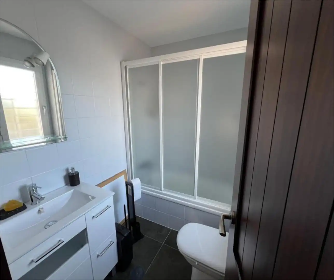 Detached homes for sale in Calle Minarete, 5, Bollullos de la Mitación Bathroom of Detached homes for sale in Bollullos de la Mitación with Air Conditioner, Private garden and Storage room