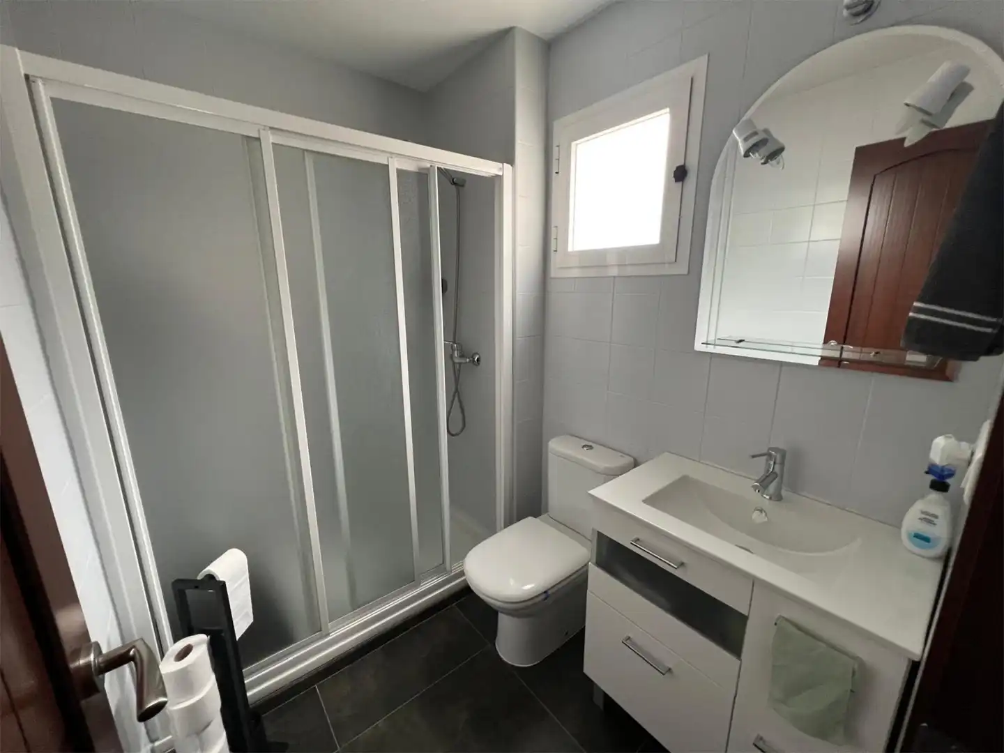 Detached homes for sale in Calle Minarete, 5, Bollullos de la Mitación Bathroom of Detached homes for sale in Bollullos de la Mitación with Air Conditioner, Private garden and Storage room