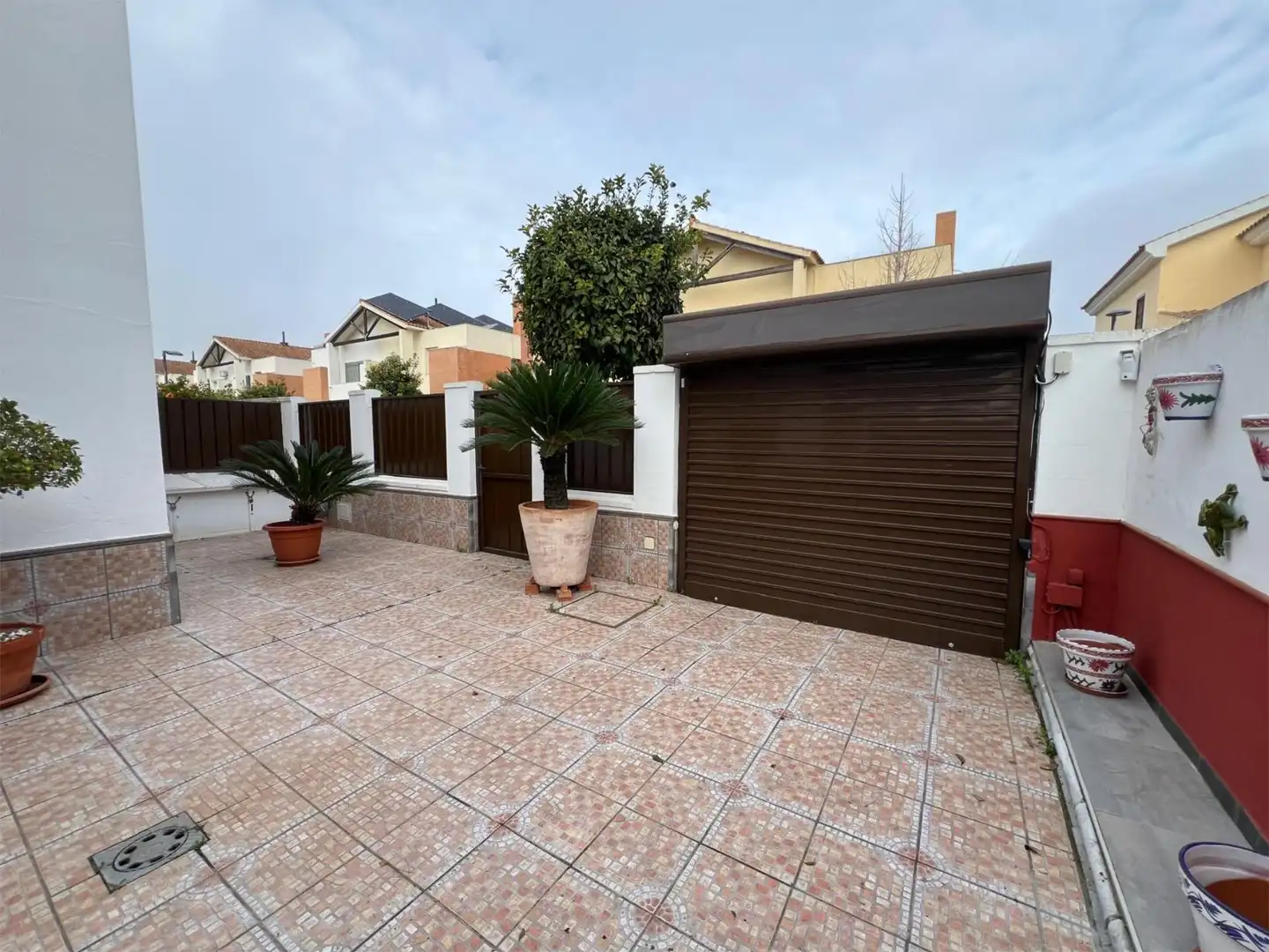 Detached homes for sale in Calle Minarete, 5, Bollullos de la Mitación Exterior view of Detached homes for sale in Bollullos de la Mitación with Air Conditioner, Private garden and Storage room