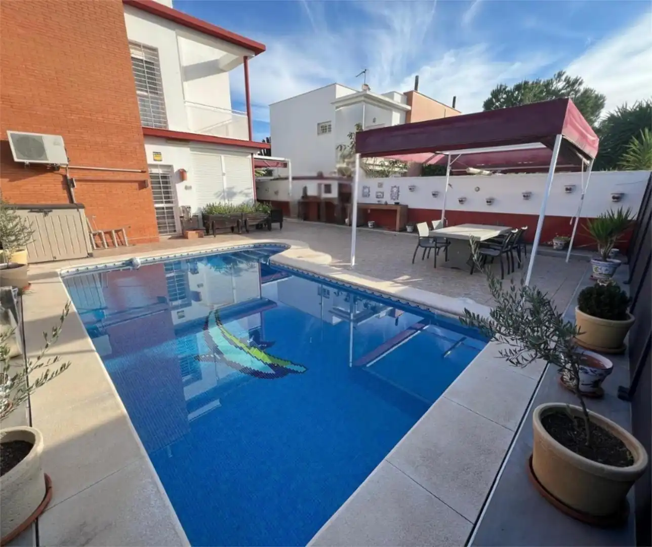 Detached homes for sale in Calle Minarete, 5, Bollullos de la Mitación Swimming pool of Detached homes for sale in Bollullos de la Mitación with Air Conditioner, Private garden and Storage room