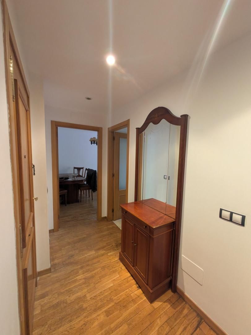 Flat for rent in Calle Salustio Regueral, 7, Sama Flat for rent in Langreo with Heating, Parquet flooring and Oven