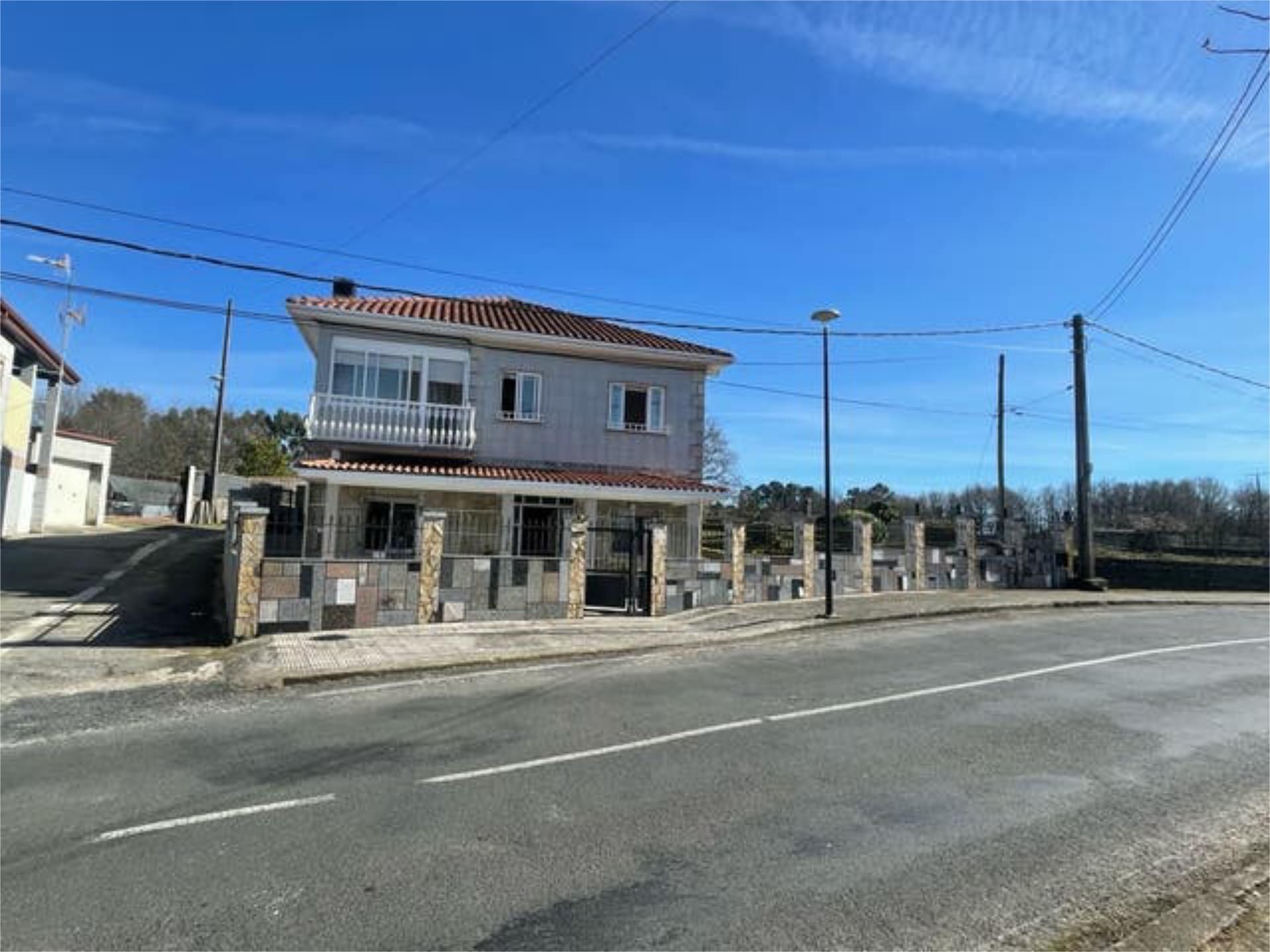 Casa adosada en venta en San Amaro Vista exterior de Casa adosada en venta en San Amaro con Calefacción, Jardín privado y Terraza