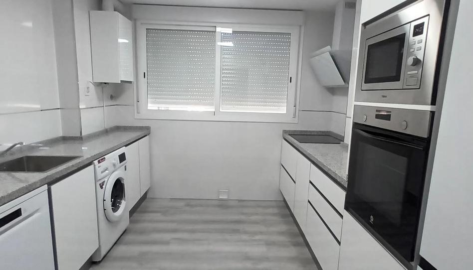 Pis de lloguer a Calle Amor, 29, Sta. Aurelia - Cantábrico - Atlàntico - La Romería, Sevilla Capital - imatge 1 Foto 1 de Pis de lloguer a Calle Amor, 29, Sta. Aurelia - Cantábrico - Atlàntico - La Romería, Sevilla Capital