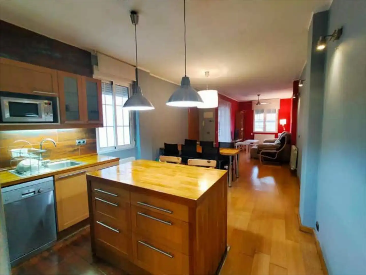 Ático en venta en Barrio de Delicias Vista exterior de Ático en venta en Zaragoza con Calefacción y Terraza