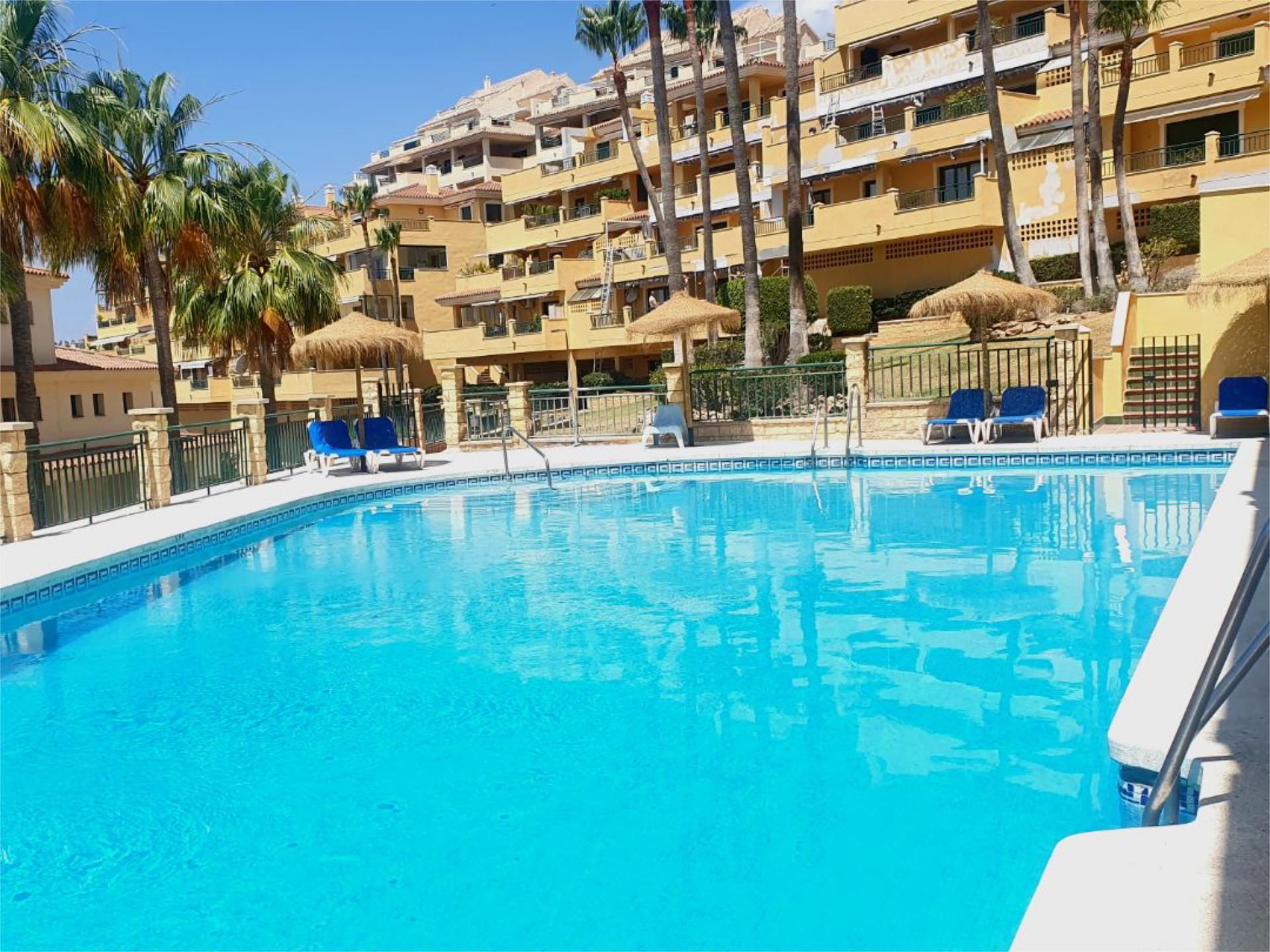 Swimming pool of Apartment for rent in Benalmádena  with Air Conditioner, Heating and Terrace