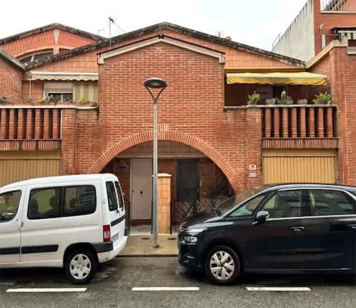 Casa adosada en venta en Carrer Mas de la Comtessa, 20, Llevant Vista exterior de Casa adosada en venta en Reus con Balcón