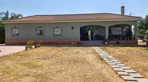 Foto 5 de Casa adosada en venta en Carmona, Sevilla