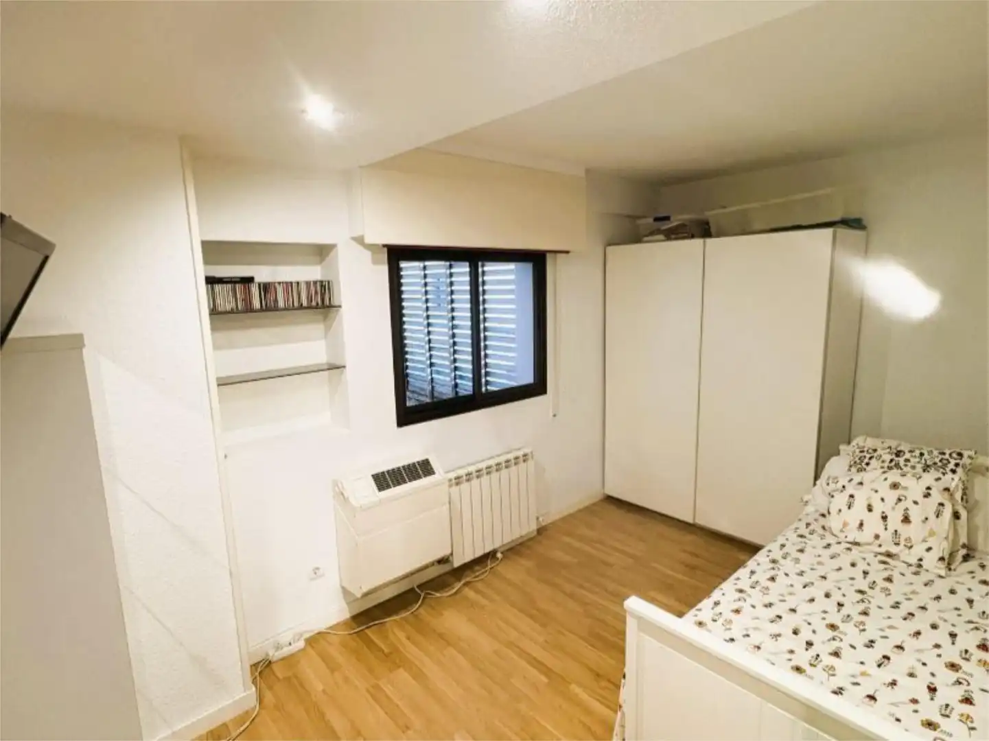 Flat for sale in Calle de Pedro Rico, 13, La Paz Bedroom of Flat for sale in Madrid with Air Conditioner, Heating and Private garden