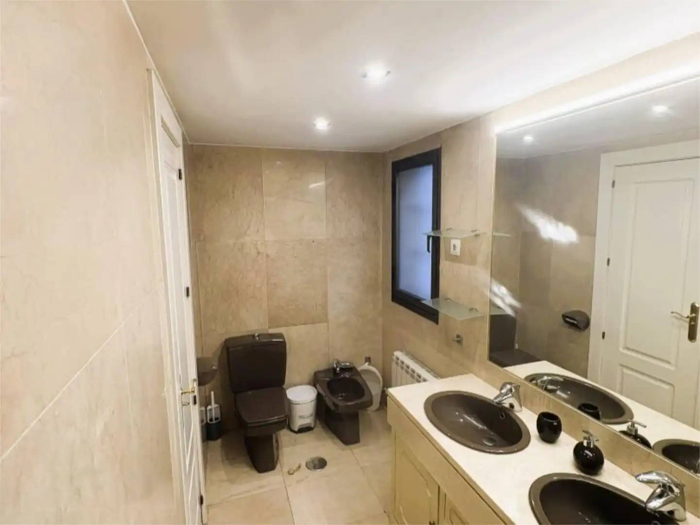 Flat for sale in Calle de Pedro Rico, 13, La Paz Bathroom of Flat for sale in Madrid with Air Conditioner, Heating and Private garden