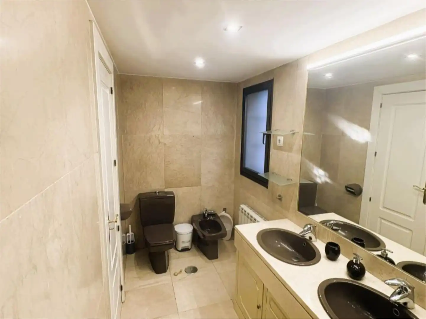 Flat for sale in Calle de Pedro Rico, 13, La Paz Bathroom of Flat for sale in Madrid with Air Conditioner, Heating and Private garden