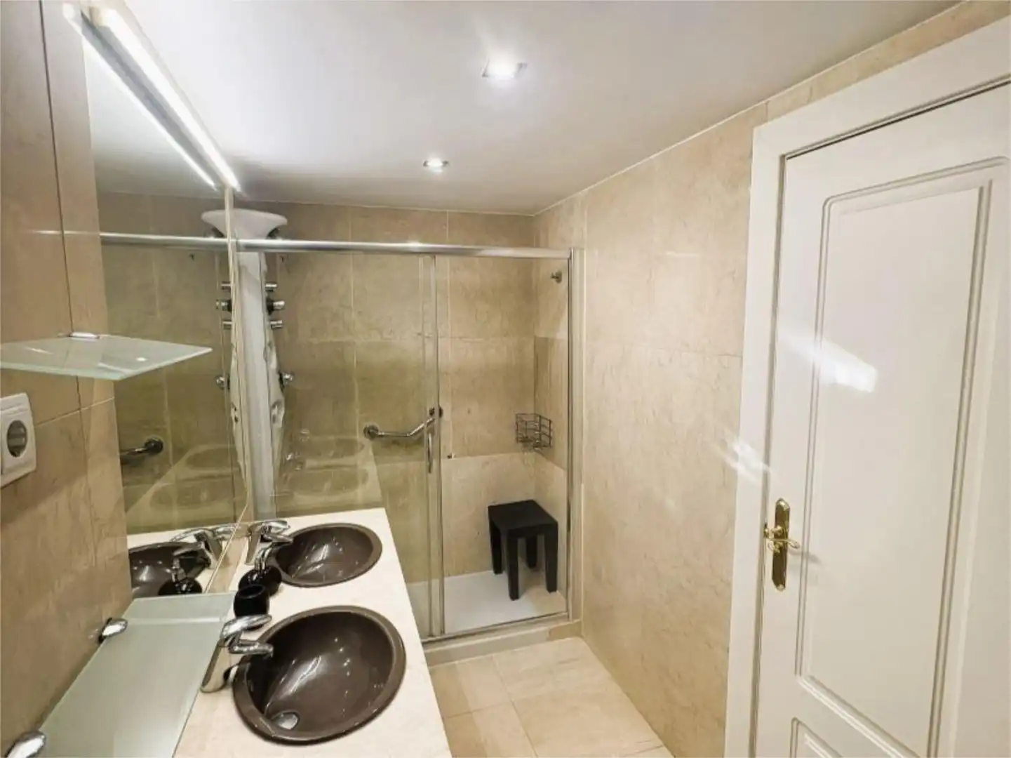 Flat for sale in Calle de Pedro Rico, 13, La Paz Bathroom of Flat for sale in Madrid with Air Conditioner, Heating and Private garden