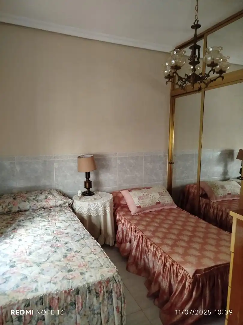 Houses for sale in Calle Francisco Buendía, 17, Ciudad Jardín Bedroom of Houses for sale in Sevilla Capital with Air Conditioner and Terrace