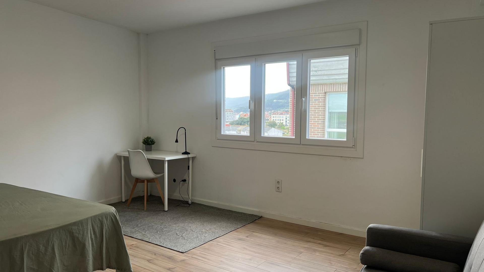 Dormitori de Pis per a compartir en Arteixo amb Traster i Moblat