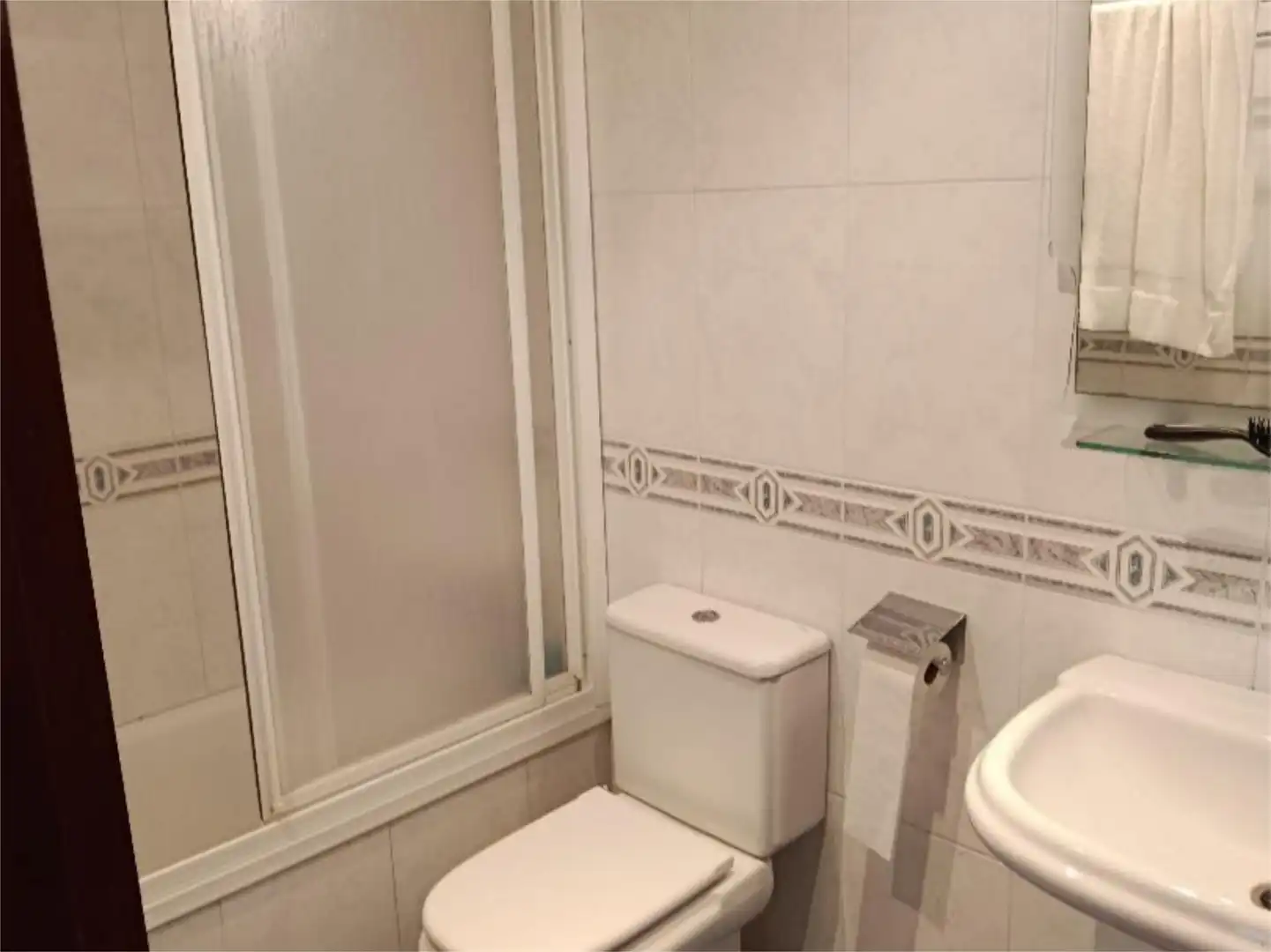 Piso en venta en Calle Emperador, 49b, Centro Baño de Piso en venta en Laredo