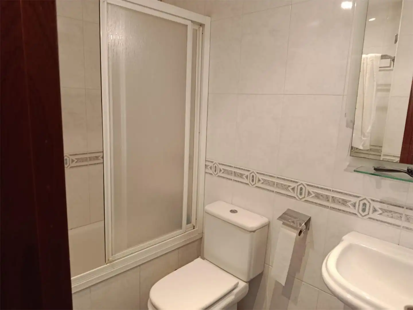Piso en venta en Calle Emperador, 49b, Centro Baño de Piso en venta en Laredo