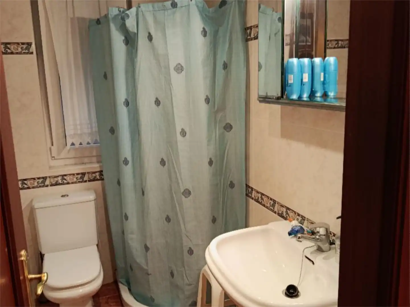 Piso en venta en Calle Emperador, 49b, Centro Baño de Piso en venta en Laredo