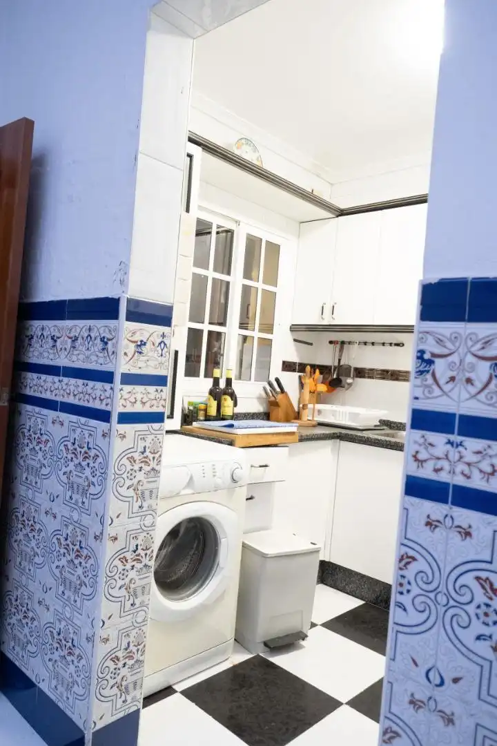 Casa adosada en venda a Calle Lorenzo Mercadante, 33, Barrio del Nervión Cuina de Casa adosada en venda en Sevilla Capital amb Aire condicionat, Terrassa i Balcó