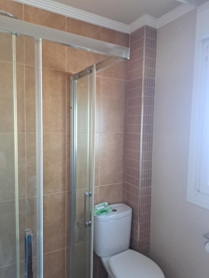 Casa o chalet para compartir en Estrada de Valadares, 218, Valadares - Beade Baño de Casa o chalet para compartir en Vigo con Calefacción, Jardín privado y Amueblado