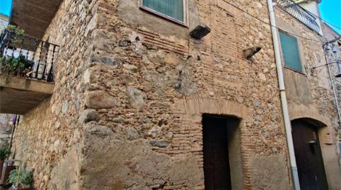 Casa adosada en venta en Plaça Garriguella, 7, Peralada, Girona - imagen 3 Foto 3 de Casa adosada en venta en Plaça Garriguella, 7, Peralada, Girona