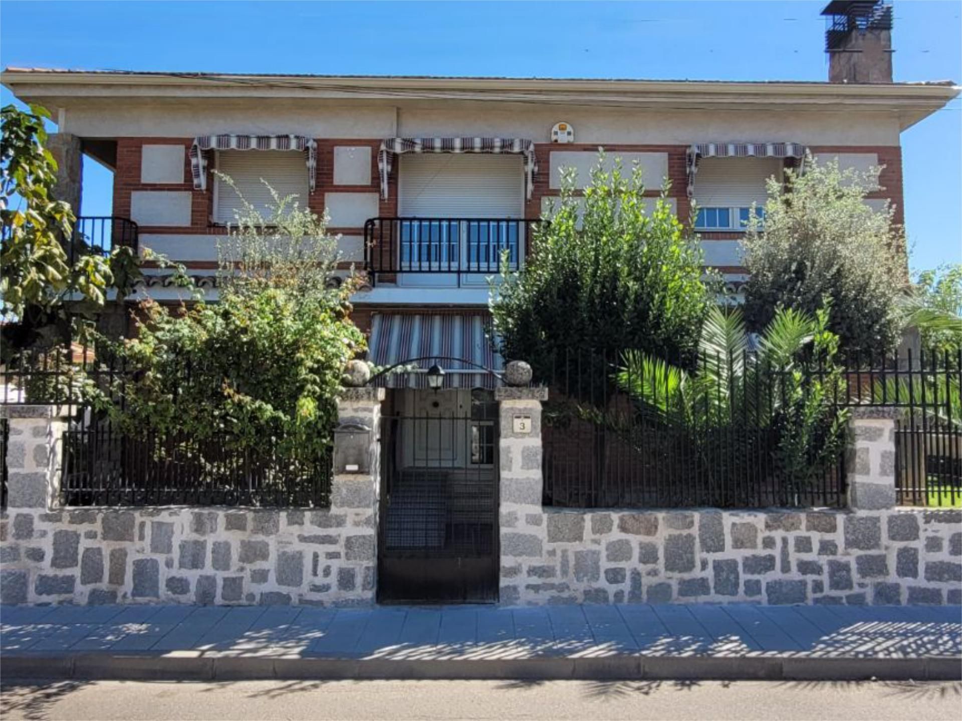 Exterior view of House or chalet for sale in Griñón  with Terrace, Swimming Pool and Balcony
