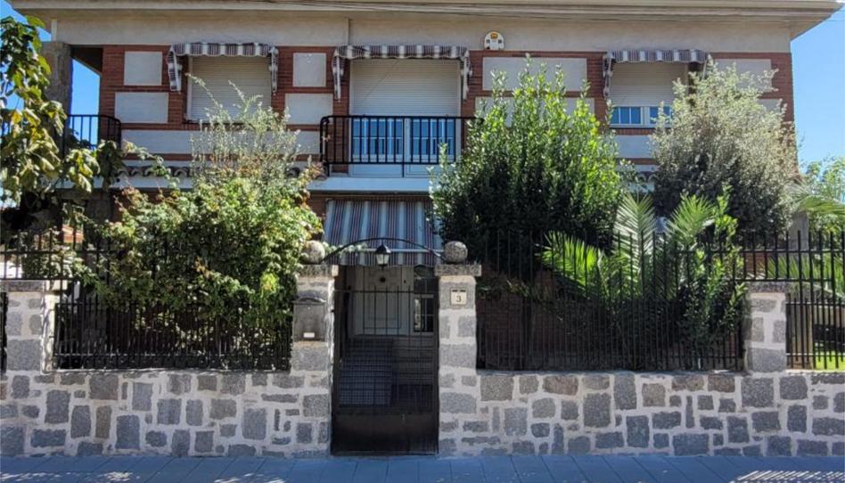 House or chalet for sale in Calle Jilgueros, 3, Griñón, Madrid - image 1 Photo 1 of House or chalet for sale in Calle Jilgueros, 3, Griñón, Madrid
