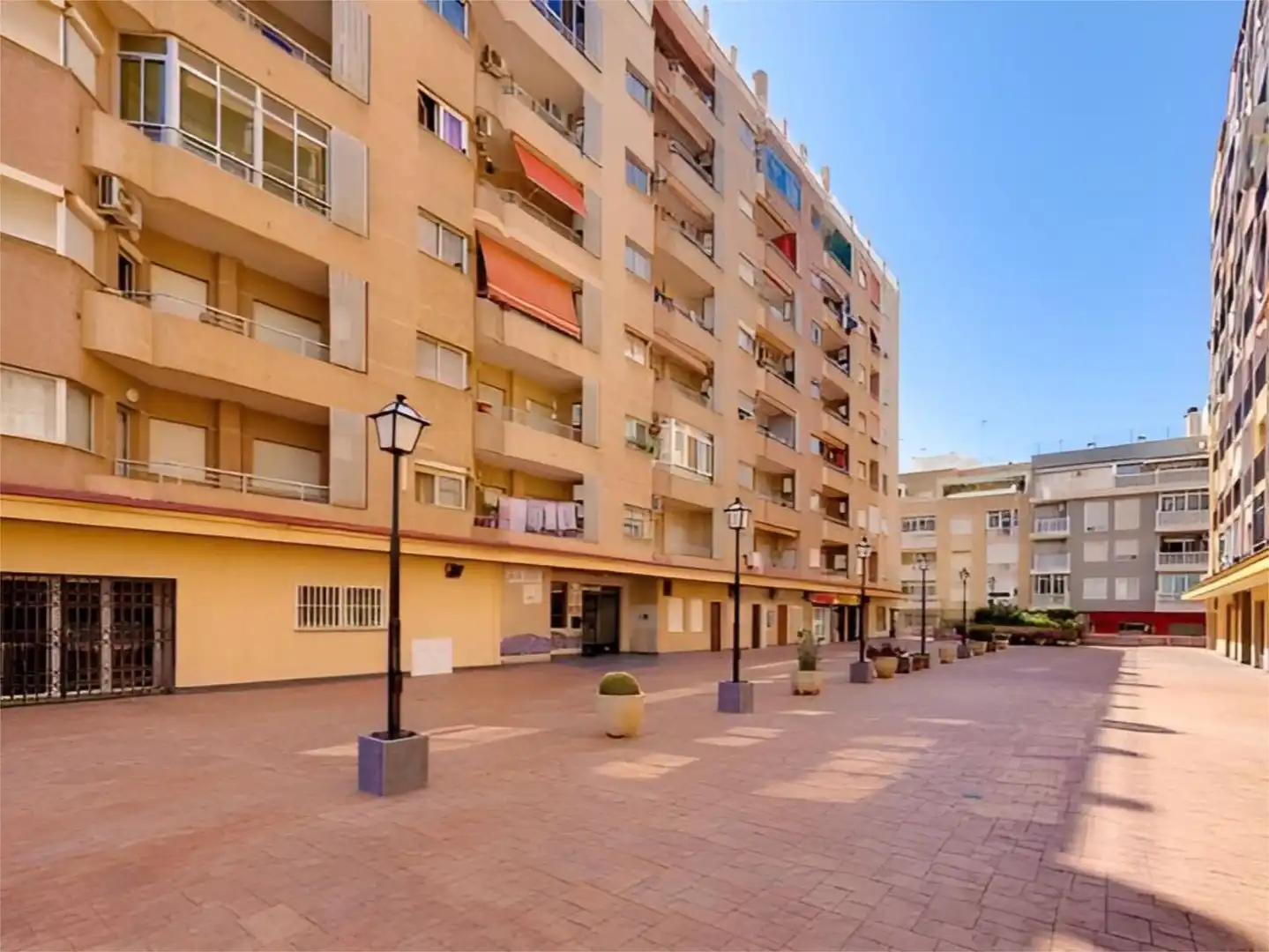 Pis de lloguer a Calle la Loma, 107, Avenida Habaneras - Curva de Palangre Vista exterior de Pis de lloguer en Torrevieja amb Aire condicionat, Moblat i Balcó