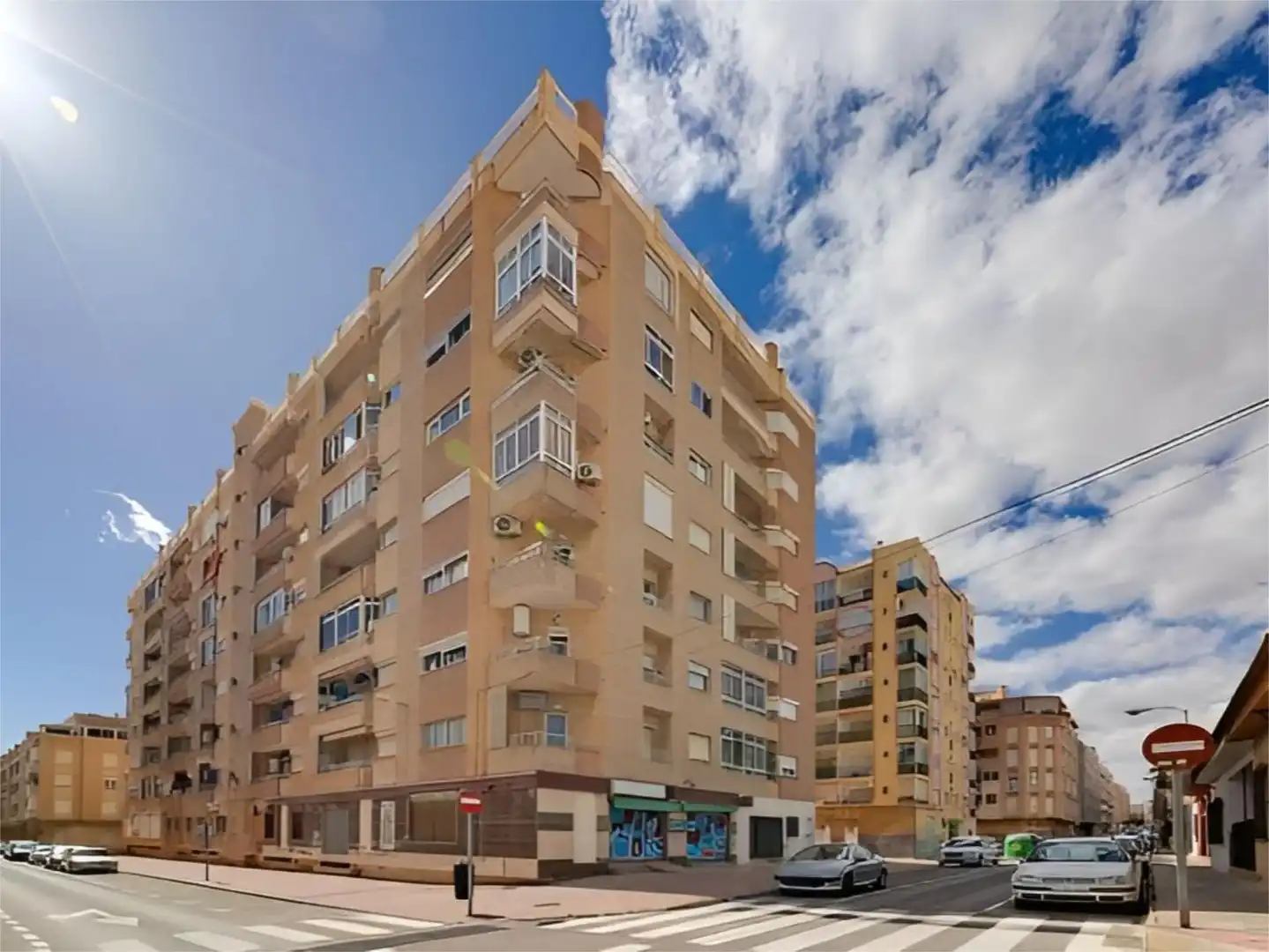 Pis de lloguer a Calle la Loma, 107, Avenida Habaneras - Curva de Palangre Vista exterior de Pis de lloguer en Torrevieja amb Aire condicionat, Moblat i Balcó