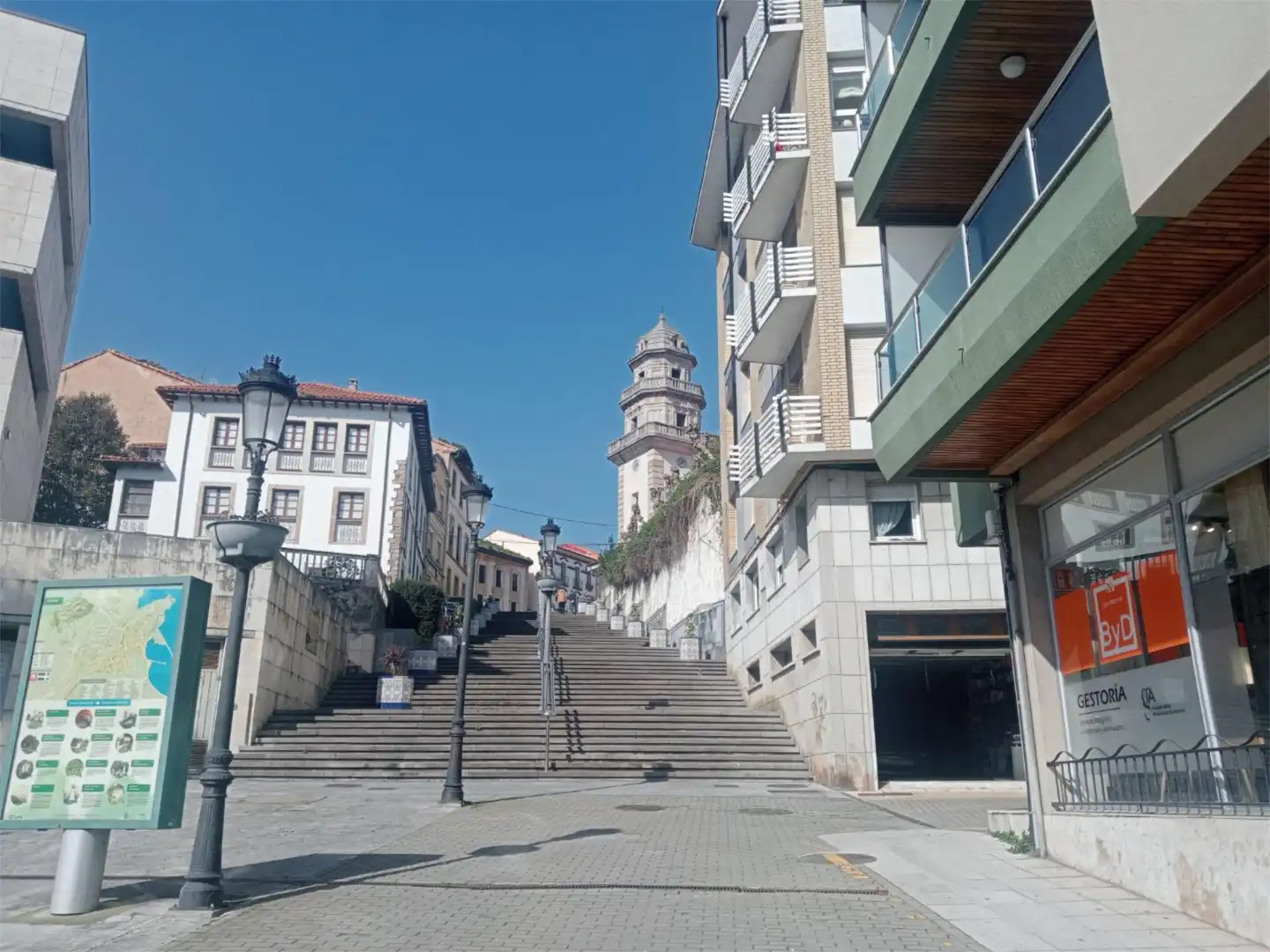 Pis en venda a Calle Escalera Jesús García Prendes, 2, Carreño Vista exterior de Pis en venda en Carreño amb Terrassa