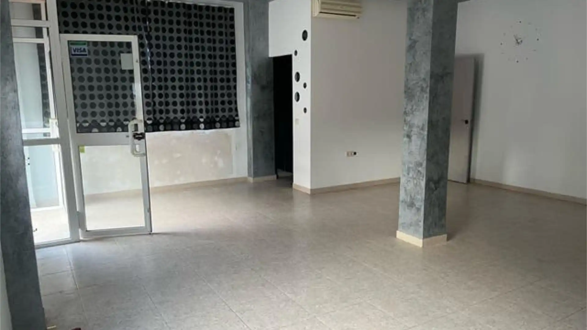 Premises for rent in La Rinconada  with Air Conditioner