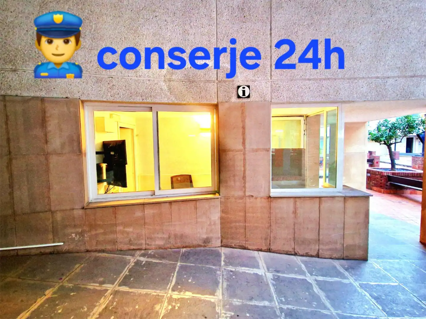 Vista exterior de Garatge en venda en Barcelona