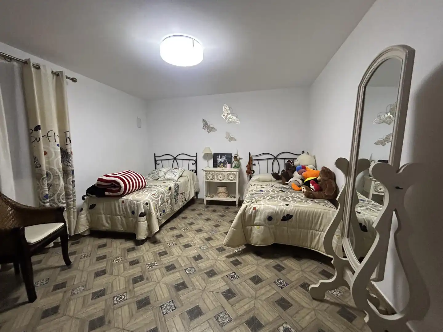 Casa o xalet en venda a Calle Millón, 11, Los Palacios y Villafranca Dormitori de Casa o xalet en venda en Los Palacios y Villafranca amb Aire condicionat, Calefacció i Jardí privat