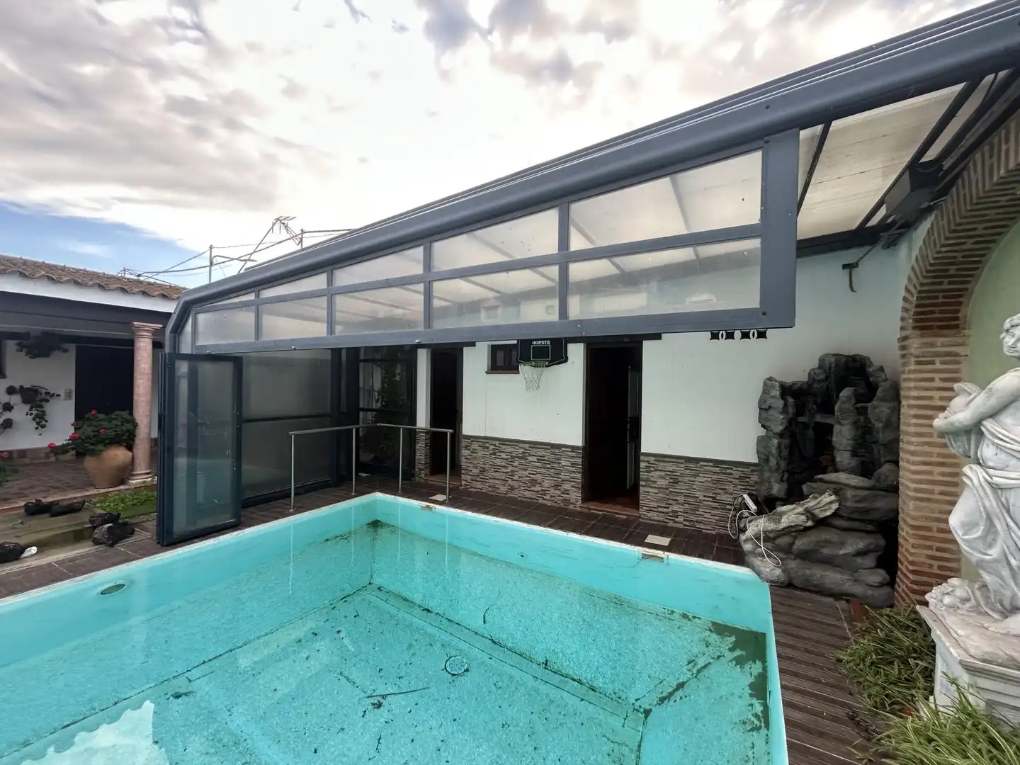 Casa o xalet en venda a Calle Millón, 11, Los Palacios y Villafranca Piscina de Casa o xalet en venda en Los Palacios y Villafranca amb Aire condicionat, Calefacció i Jardí privat