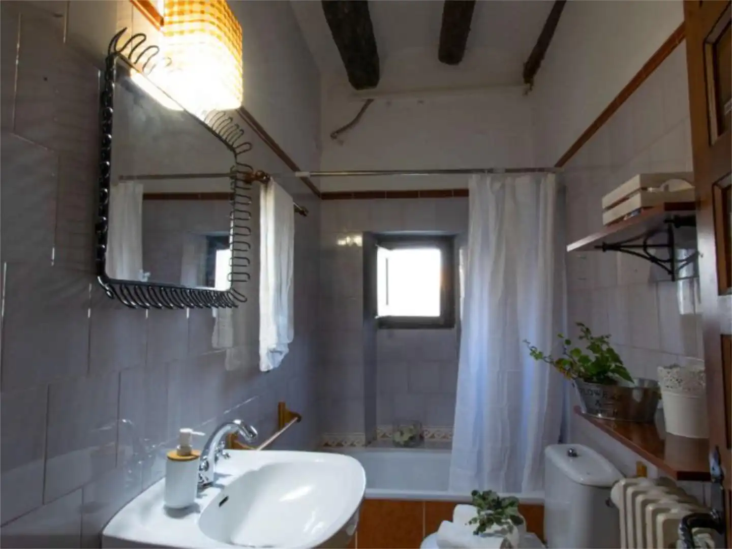 Casa adosada en venta en Carrer Major, 26, Forès Baño de Casa adosada en venta en Forès con Calefacción, Amueblado y Balcón