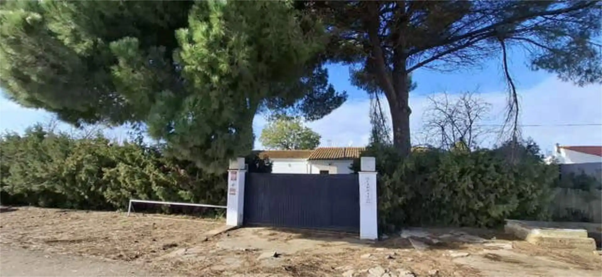 Vista exterior de Casa adosada en venta en Badajoz Capital con Piscina