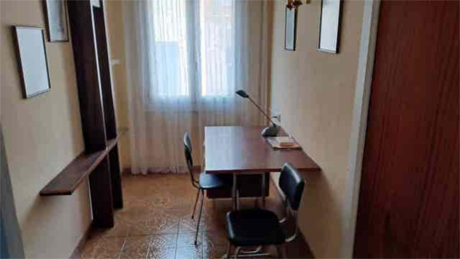 Dormitori de Estudi per a compartir en Manresa amb Calefacció, Terrassa i Moblat