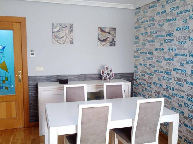 Piso en Venta en Calle Carmen Amaya, 45 en Crucero - Aquende