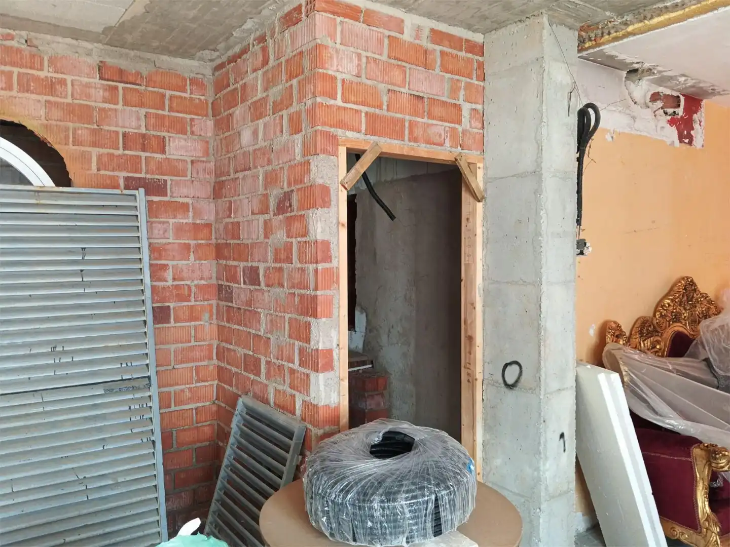 Casa adosada en venta en Rus con Terraza, Trastero y Piscina