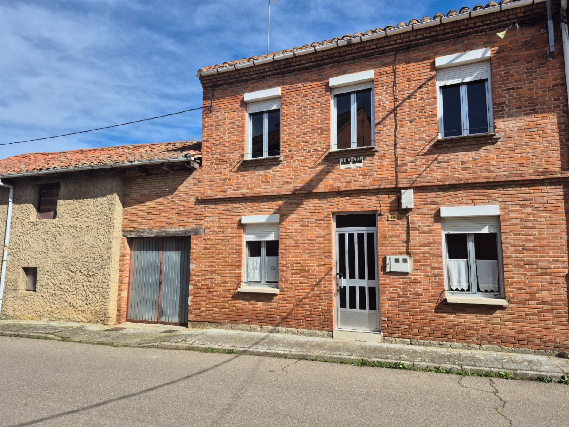 Außenansicht von Einfamilien-Reihenhaus zum Verkauf in San Andrés del Rabanedo mit Heizung, Parkett und Möbliert