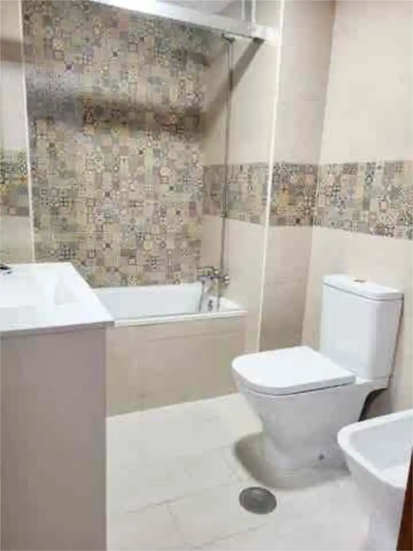 Apartamento en venta en Puerta Blanca Baño de Apartamento en venta en Málaga con Terraza y Piscina
