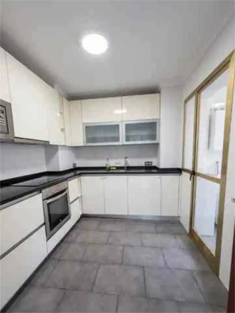 Apartamento en venta en Puerta Blanca Cocina de Apartamento en venta en Málaga con Terraza y Piscina