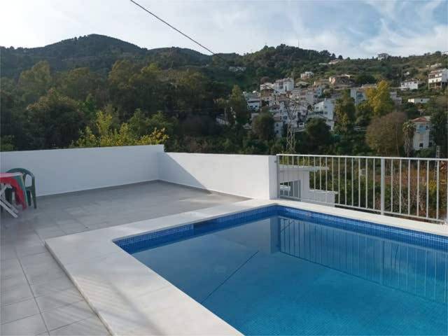 Casa-chalet en Alquiler en Tolox