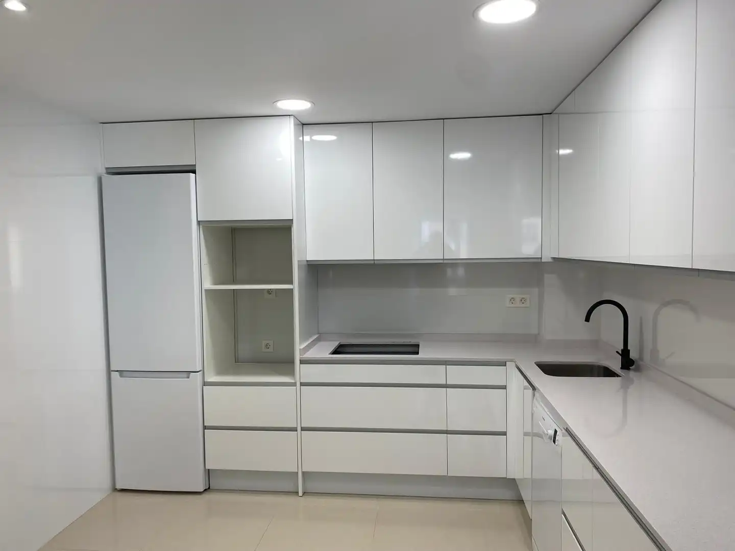 Piso de alquiler en Avenida del Tenor Fleta, 34, Barrio de San José Cocina de Piso de alquiler en Zaragoza con Aire acondicionado, Calefacción y Amueblado