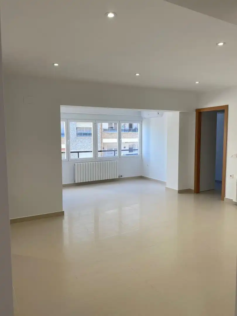 Piso de alquiler en Avenida del Tenor Fleta, 34, Barrio de San José Sala de estar de Piso de alquiler en Zaragoza con Aire acondicionado, Calefacción y Amueblado