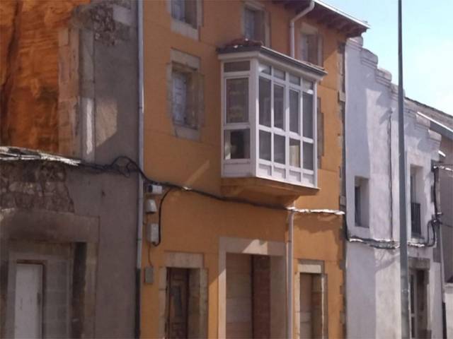 Casa-chalet en Venta en Avenida Cantabria, 40 en Reinosa